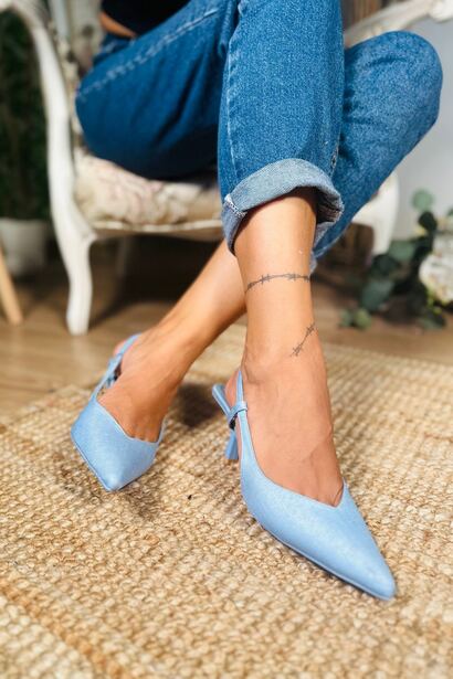 Keisha Kot-Mavi Sivri Burunlu Sandalet